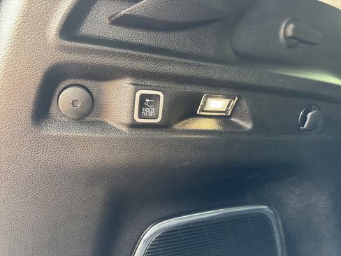 Used 2021 Jeep Grand Cherokee L Limited w/ Luxury Tech Group II image 13