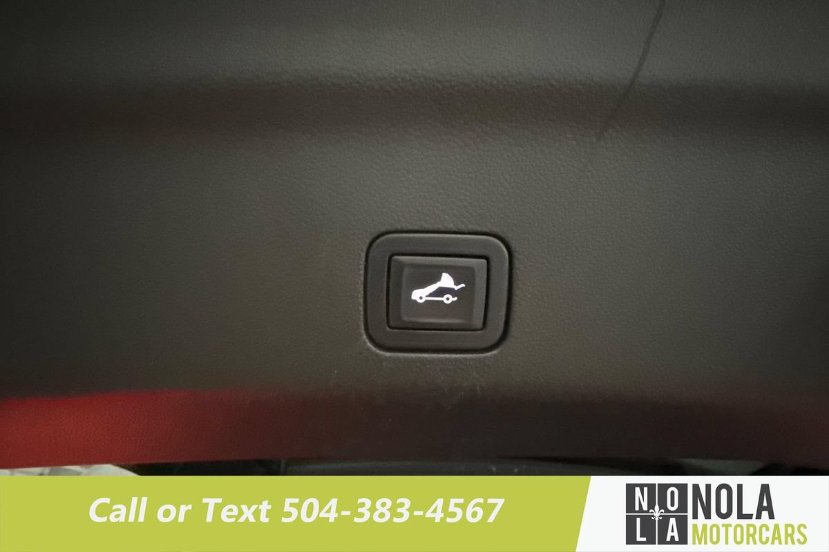 Used 2023 Chevrolet Suburban Z71 w/ Luxury Package AWD/4WD image 25