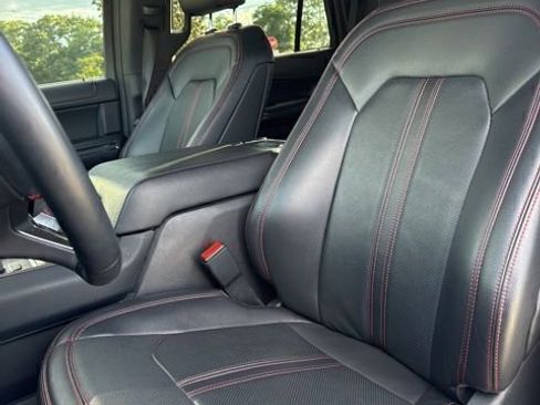 Used 2024 Ford Expedition Limited AWD/4WD image 7
