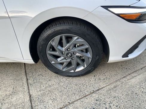 Used 2024 Hyundai Elantra SEL image 24