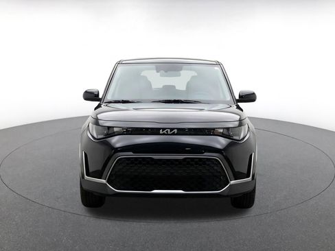 Used 2025 Kia Soul LX w/ LX Technology Package FWD image 2