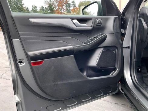 Used 2023 Ford Escape SE w/ PHEV Premium Package image 26