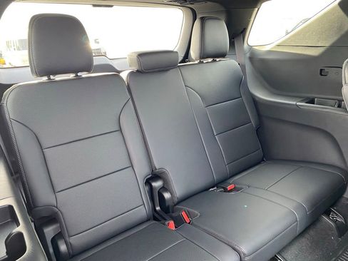 New 2026 Chevrolet Traverse High Country w/ LPO, Floor Liner Package AWD/4WD image 31