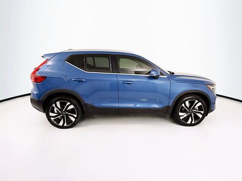 Used 2024 Volvo XC40 B5 Plus w/ Climate Package AWD/4WD image 4