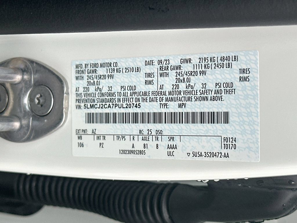 Used 2023 Lincoln Corsair Reserve w/ Equipment Group 201A FWD image 32
