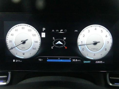 Used 2025 Hyundai Elantra Limited FWD image 32