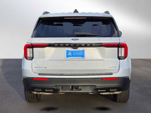 Used 2025 Ford Explorer Active image 4