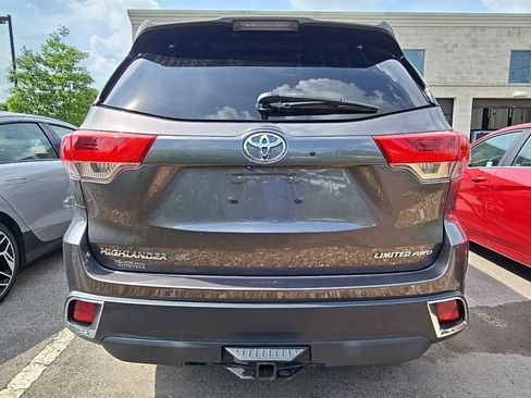 Used 2017 Toyota Highlander Limited AWD/4WD image 6