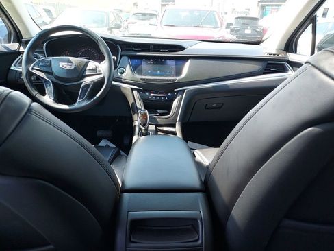 Used 2017 Cadillac XT5 Luxury w/ Driver Awareness Package image 10