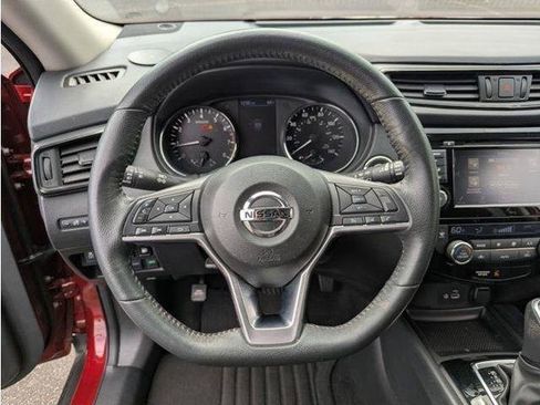 Used 2018 Nissan Rogue SV AWD/4WD image 51