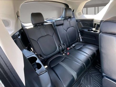 Used 2025 Honda Pilot Touring image 25