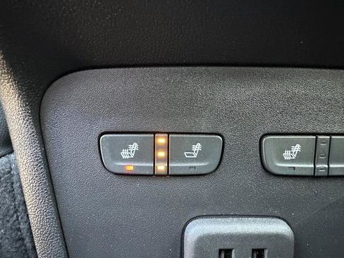 Used 2024 Chevrolet Equinox Premier AWD/4WD image 22