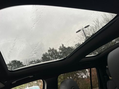 Certified 2022 Mercedes-Benz GLB 250 4MATIC image 12