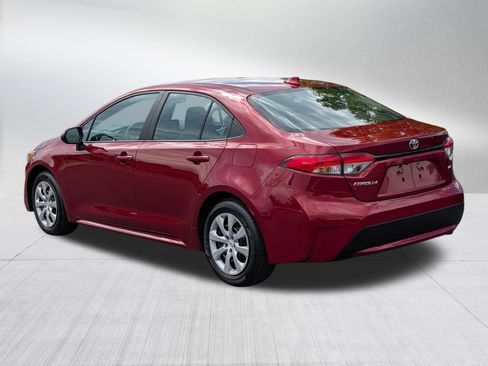 Used 2022 Toyota Corolla LE FWD image 5