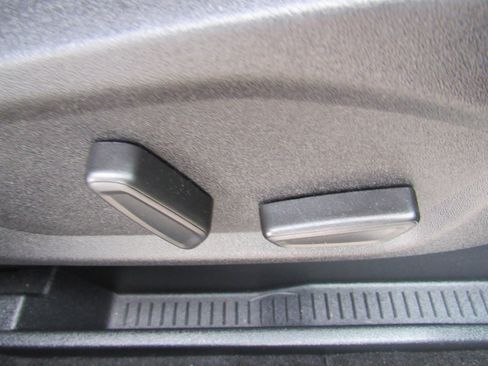 Used 2024 Ford Edge Titanium image 27