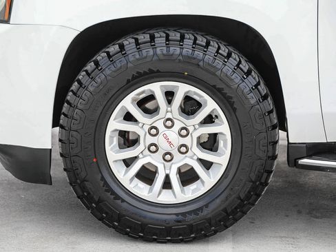 Used 2020 GMC Yukon XL SLT image 9