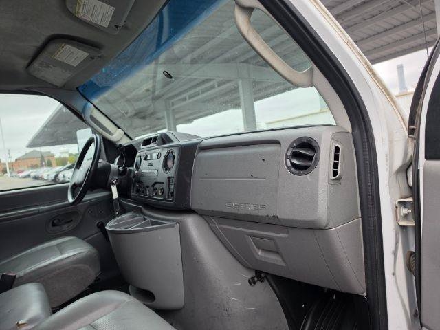 Used 2011 Ford E-450 and Econoline 450 Super Duty RWD image 9