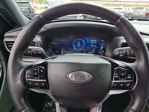 Used 2023 Ford Explorer Platinum w/ Technology Package AWD/4WD image 20