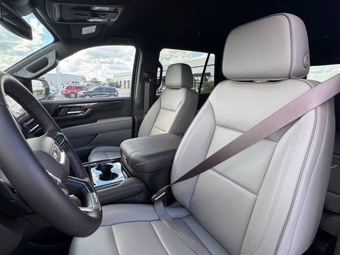 Used 2025 GMC Yukon Elevation image 14