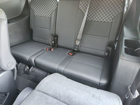 Used 2024 GMC Acadia Denali w/ Super Cruise Package image 25