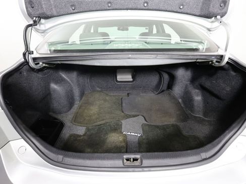 Used 2011 Toyota Camry XLE image 18