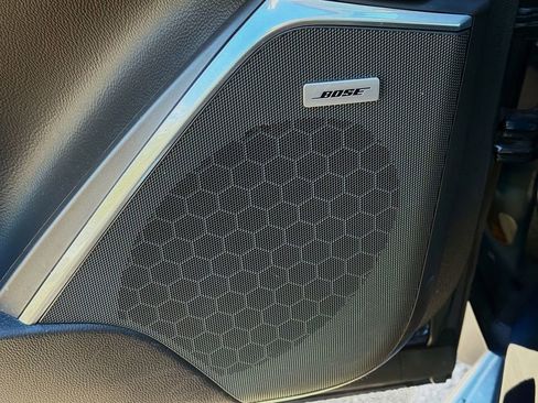 Used 2019 Cadillac Escalade Luxury image 24