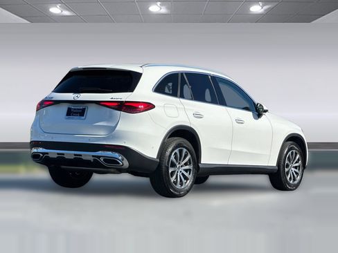 Used 2024 Mercedes-Benz GLC 300 4MATIC image 8