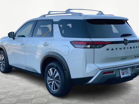 Used 2023 Nissan Pathfinder SL w/ Lighting Package (N92) image 4