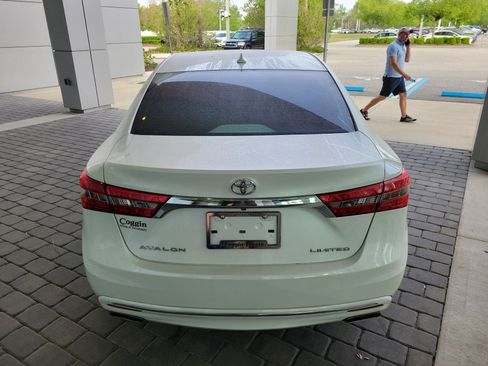 Used 2017 Toyota Avalon Limited image 5