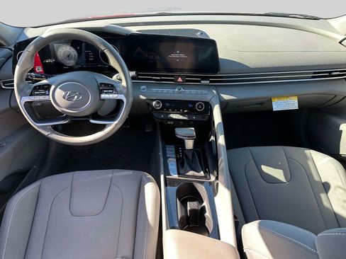 Used 2023 Hyundai Elantra SEL w/ Convenience Package FWD image 16