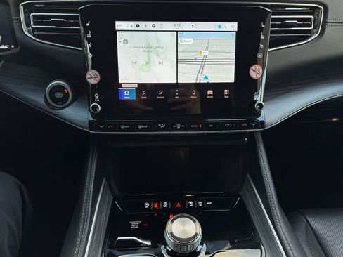 Used 2024 Jeep Wagoneer Series II image 9