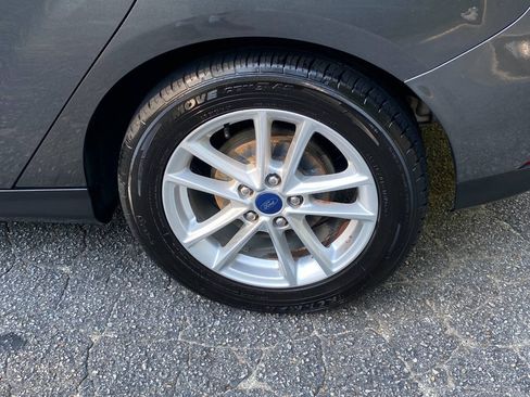 Used 2017 Ford Focus SE FWD image 9