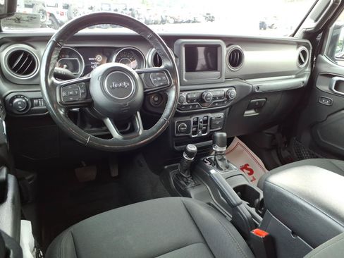 Used 2022 Jeep Gladiator Sport AWD/4WD image 15