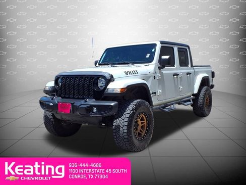 Used 2022 Jeep Gladiator Sport AWD/4WD image 4