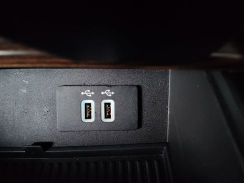 Used 2016 Ford F150 Lariat image 6