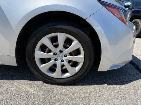 Used 2020 Toyota Corolla LE FWD image 12