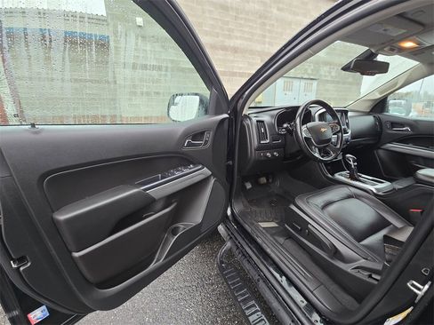 Used 2022 Chevrolet Colorado LT w/ Redline Special Edition image 15