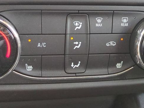 Used 2023 Chevrolet TrailBlazer LT FWD image 27