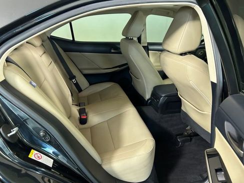 Used 2017 Lexus IS 300 AWD image 28