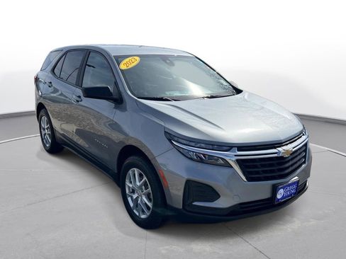 Used 2023 Chevrolet Equinox LS w/ LS Convenience Package image 7