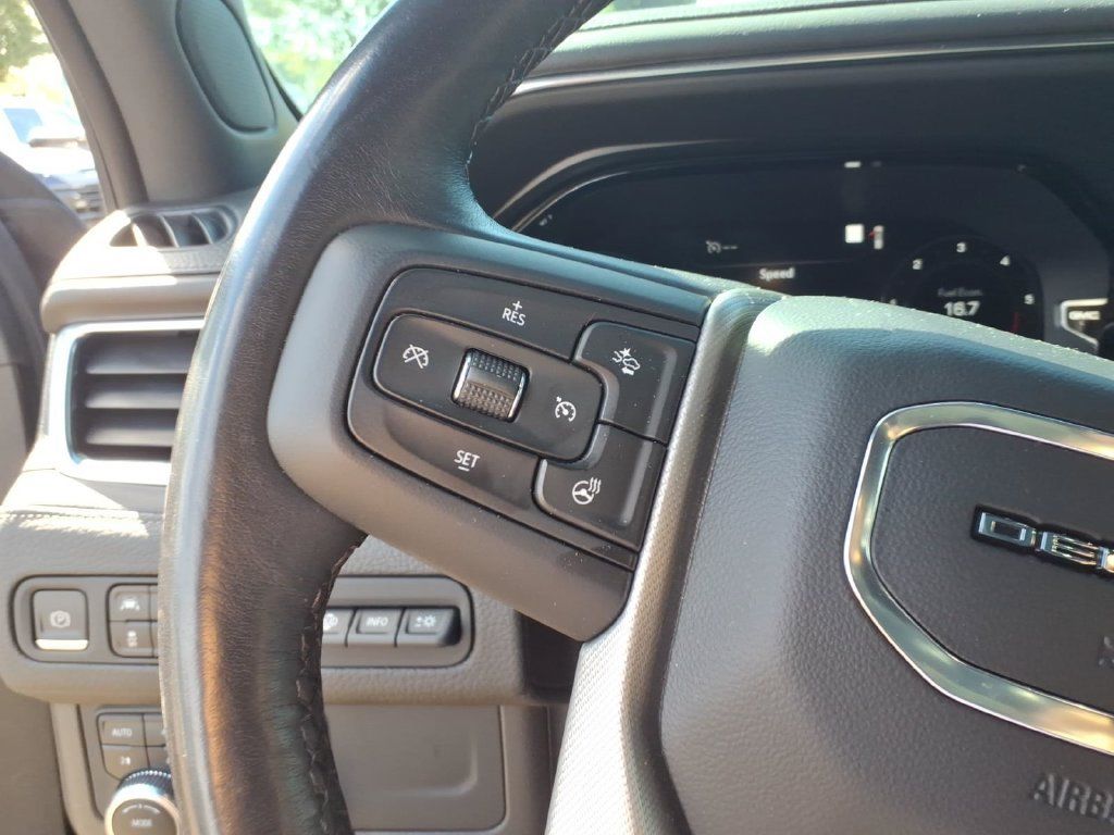 Used 2022 GMC Yukon Denali AWD/4WD image 15