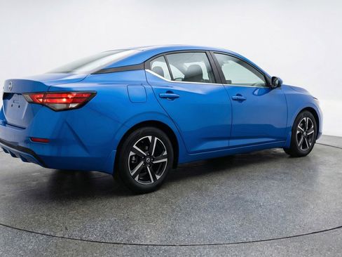 Used 2025 Nissan Sentra SV FWD image 9