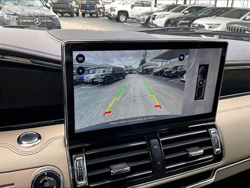 Used 2023 Lincoln Navigator L Reserve AWD/4WD image 32