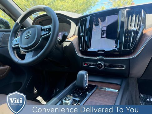 Certified 2023 Volvo XC60 B5 Plus w/ Climate Package AWD/4WD image 32