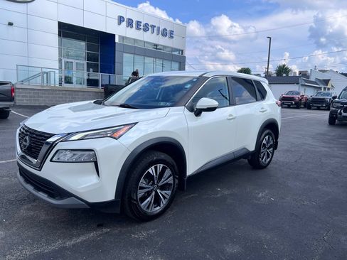 Used 2022 Nissan Rogue SV AWD/4WD image 3