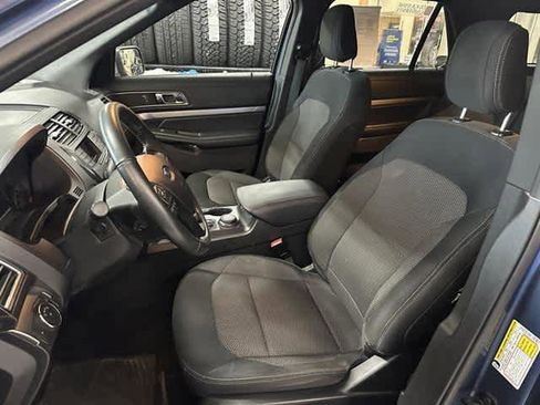 Certified 2018 Ford Explorer XLT image 16