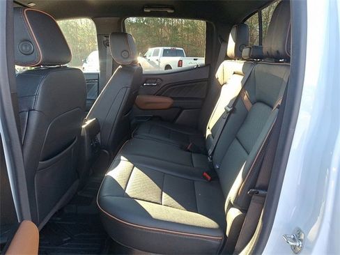 Used 2024 GMC Canyon AT4 w/ AT4 Premium Package image 10