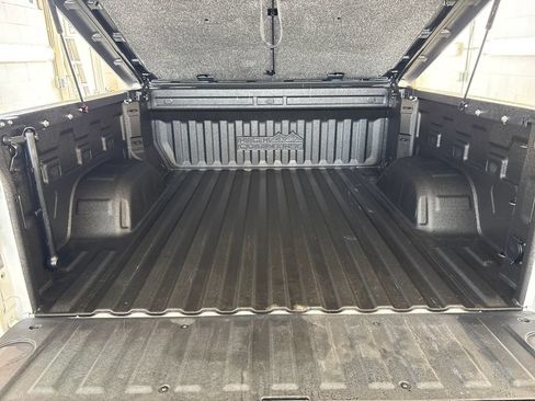 Used 2022 Chevrolet Silverado 1500 High Country AWD/4WD image 29