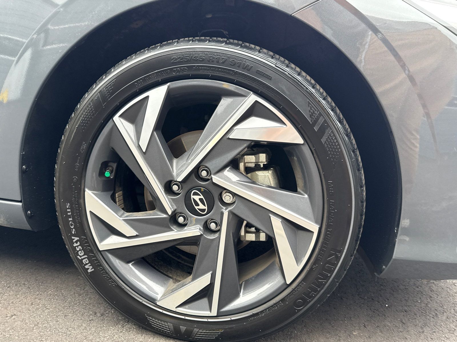 Used 2025 Hyundai Elantra Sport FWD image 13