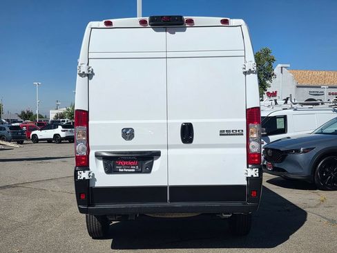 Used 2025 RAM ProMaster 2500 w/ Convenience Group FWD image 7